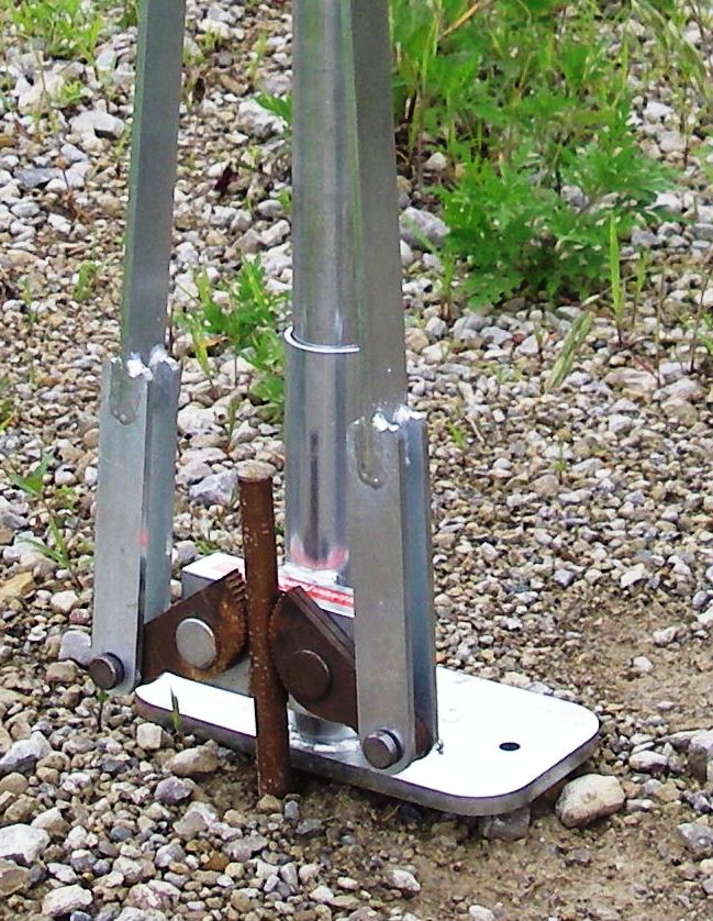 Tent stake outlet puller